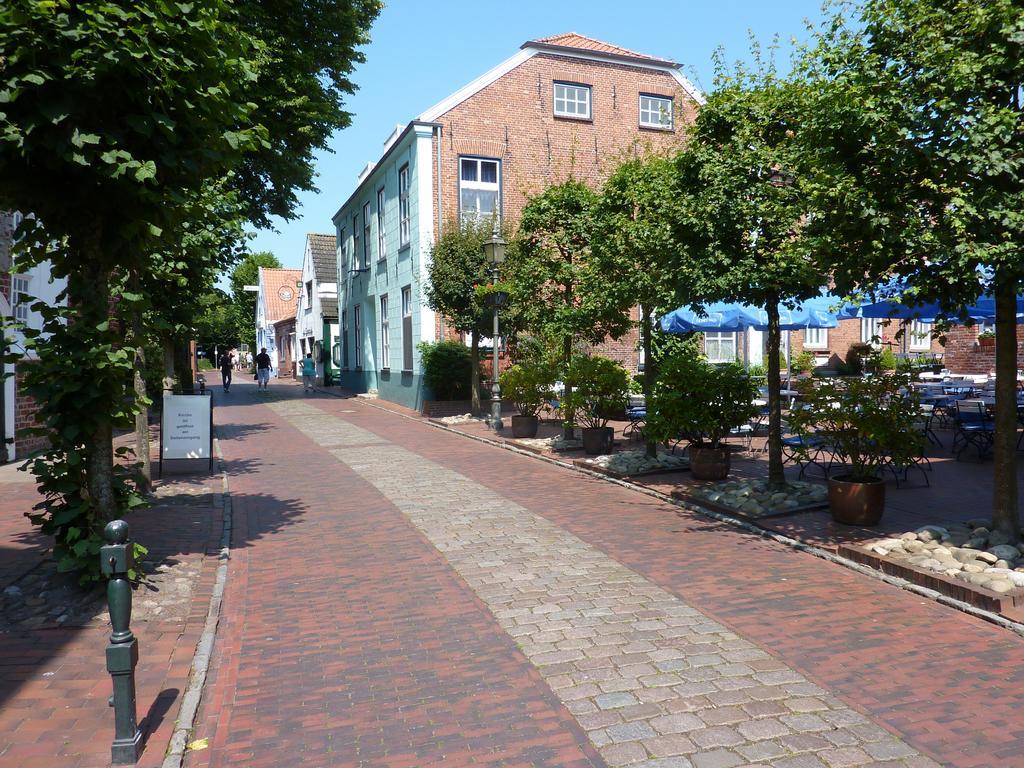 Hotel Garni Goldener Anker Greetsiel Exterior foto